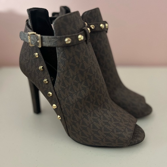 Michael Kors Lawson Logo Open Toe Studded ✨brand new✨ No box - Picture 2 of 14